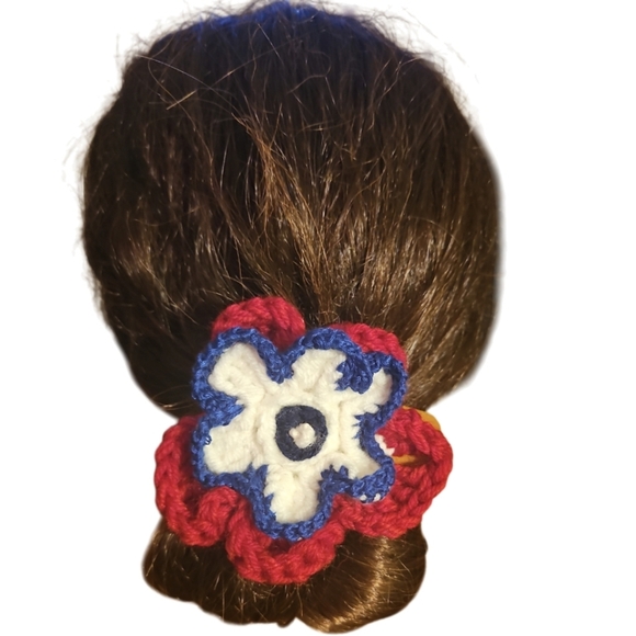 Handmade Red and Blue Crochet Flower Hair Clip Hand Crafted Brooch Patriotic 4" - Picture 6 of 17
